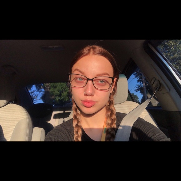 Meet your Posher, Madi - Picture 2 of 3